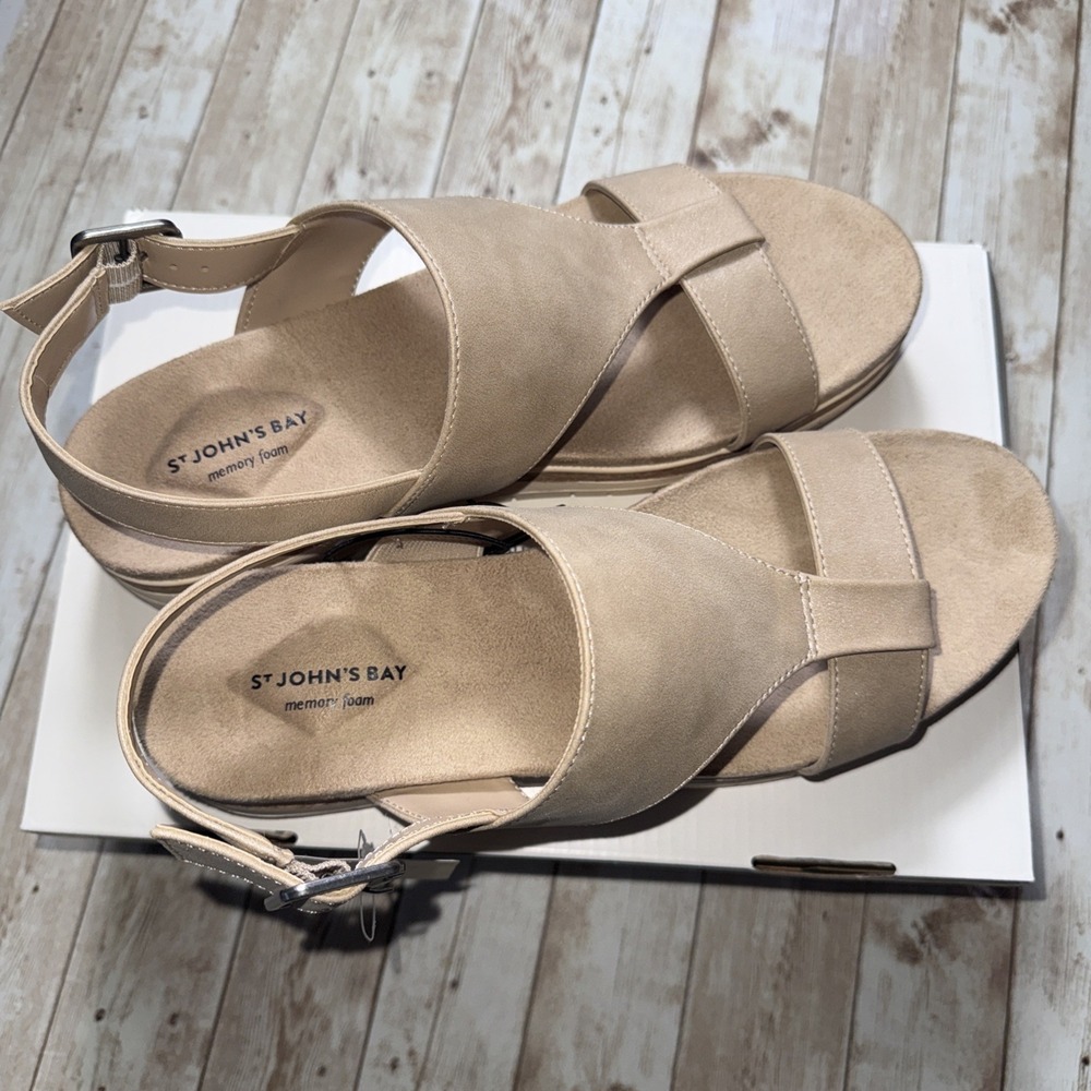 St. John's Bay Womens Sz 9.5 M Stanvick Slingback Flat Sandals Beige Memory Foam